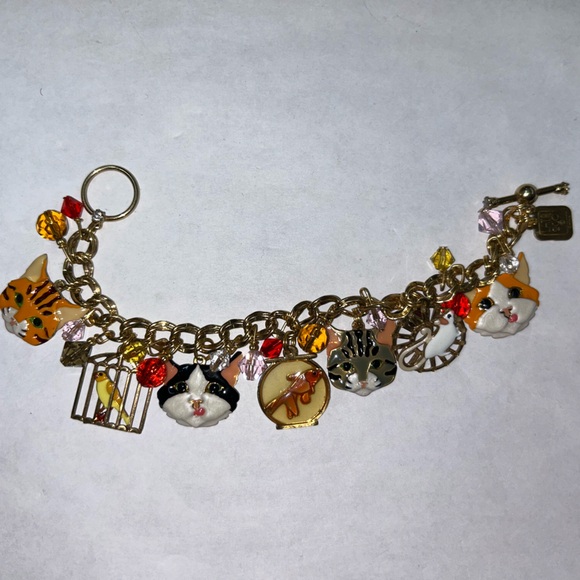 LATR 2GO A Cat's Life Charm Bracelet Lunch At The Ritz Goldtone Enamel Cat Mouse - Picture 1 of 9